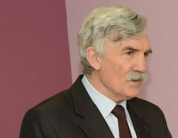 Историја у 100 песама опевана